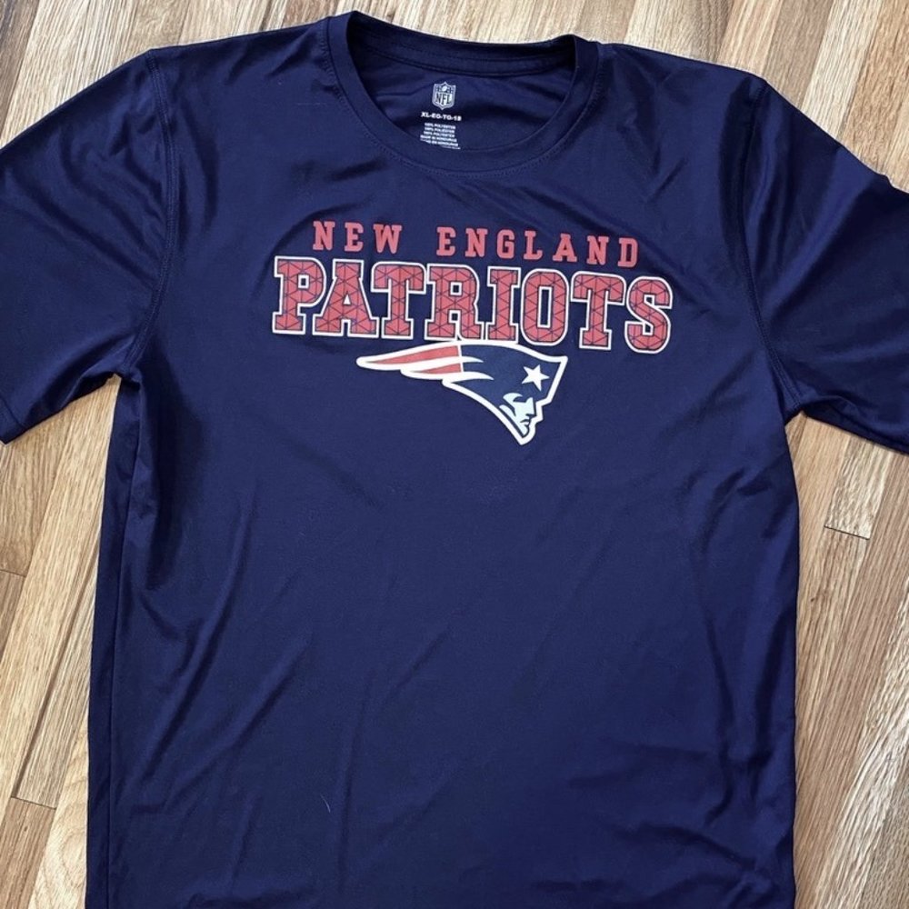 New England Patriots Youth XL shirt